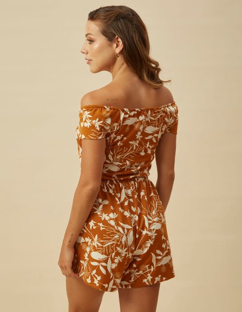 Enterizo Tamara Camel/Blanco